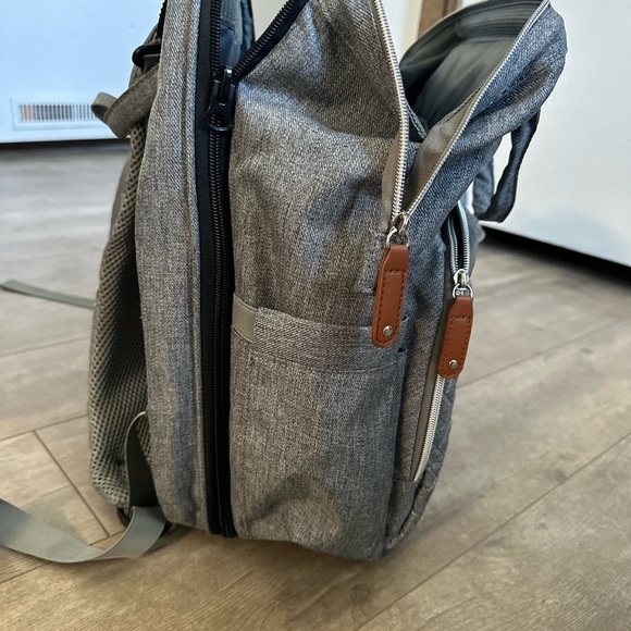 Boutique Large Diaper Bag, Backpack, Bassinet, Tech Charging Station all in one - Picture 15 of 16